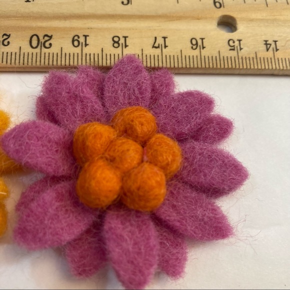 Zinnias Flowers 100% Wool Felt Crafts Applique Embellishments Needle Felting - Picture 5 of 13